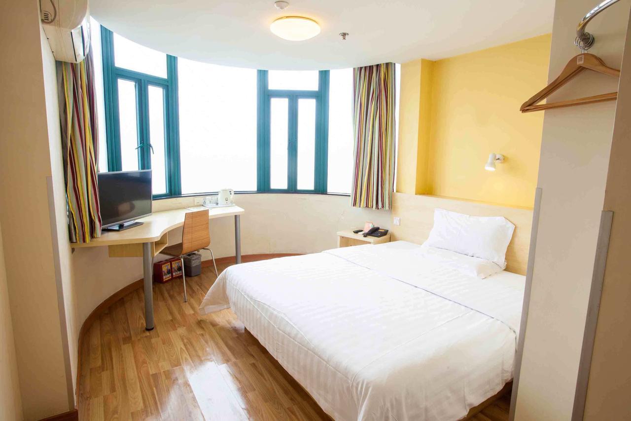 7 Days Inn Yangjiang Xinyue International Studio Szoba fotó