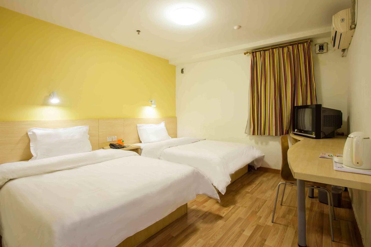 7 Days Inn Yangjiang Xinyue International Studio Szoba fotó